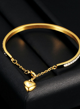 时尚风吊坠心形镶钻钛钢手环