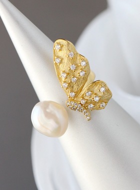 银宸首饰 女士925纯银戒指镶天然巴洛克珍珠时尚镀金蝴蝶开口戒子