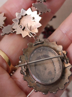 维多利亚群镶石榴石花盘项链相片盒吊坠订金链接 实价中千私询