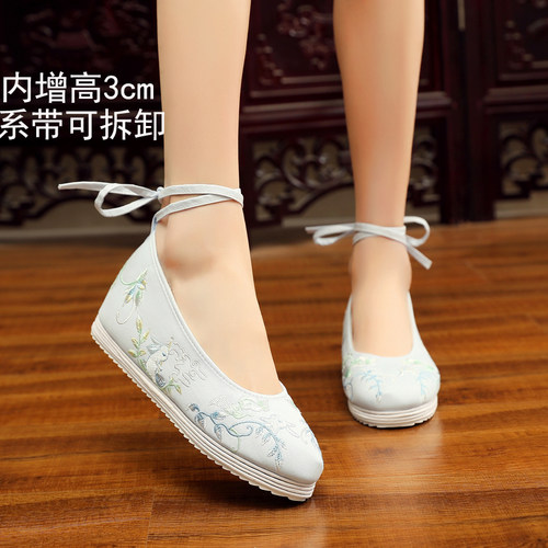 2018春夏新款老北京布鞋女古风鞋子汉服配鞋中国风古装绣花鞋单鞋 - 图1