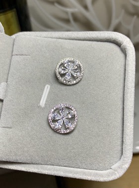 白色水晶花瓣微镶锆石耳钉纯银针