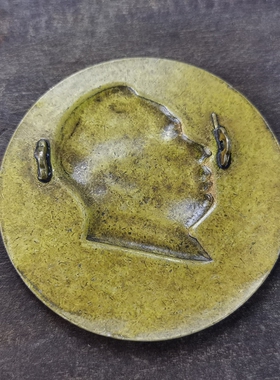 古玩收藏怀旧收藏彩绘黄铜像章干革命客厅装饰摆件6CM