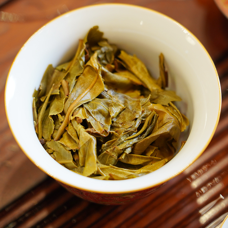 滇猫2020年头春纯料 易武普洱茶乔木古树357g普洱茶生茶饼 生普洱