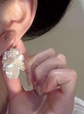 白色花瓣925银针防过敏耳环