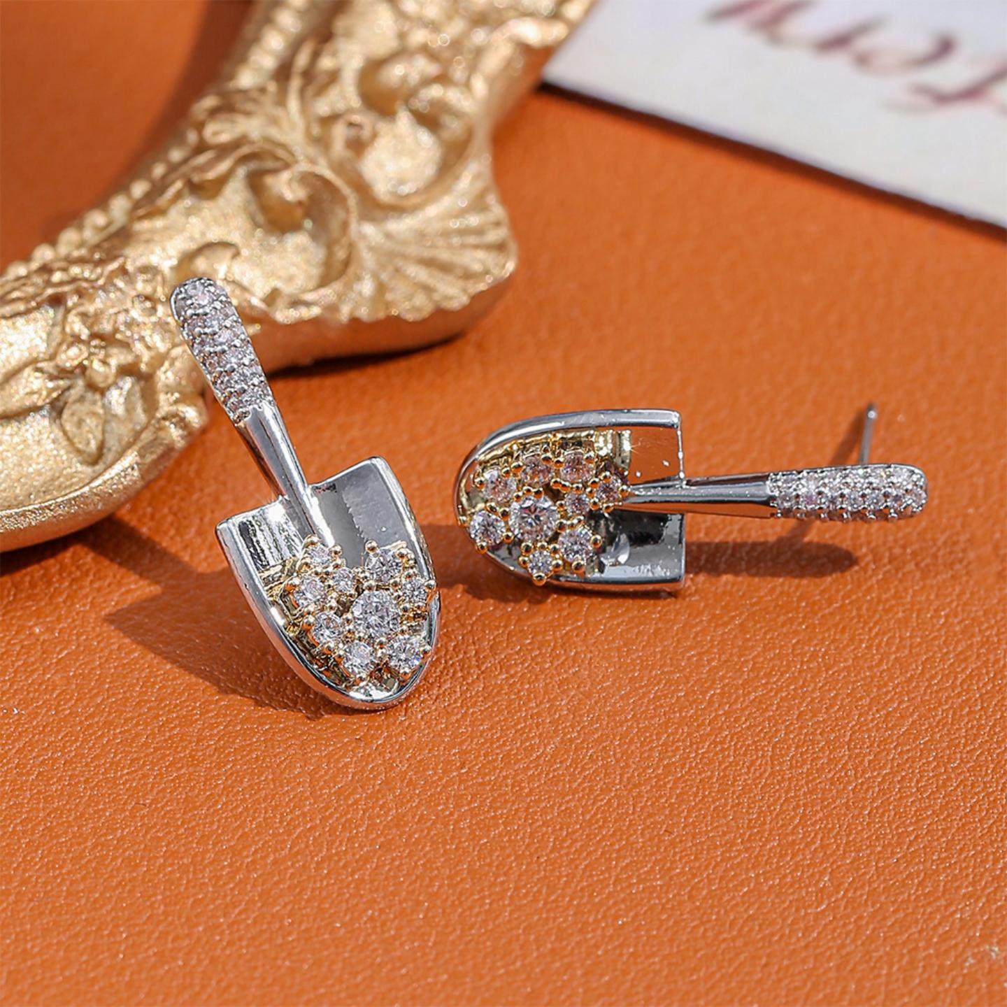 2026新款个性设计锆石铲子银耳钉925纯银针小众轻奢时尚通勤耳饰,淘宝优惠券,粉丝福利购,淘宝优惠卷