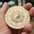 纯黄铜太极八卦罗盘指尖陀螺成人玩具小指南针实心专业手把件摆件