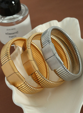 欧美夸张螺纹复古吸铁弹力手镯钛钢跨境个性冷淡风极简设计感手饰