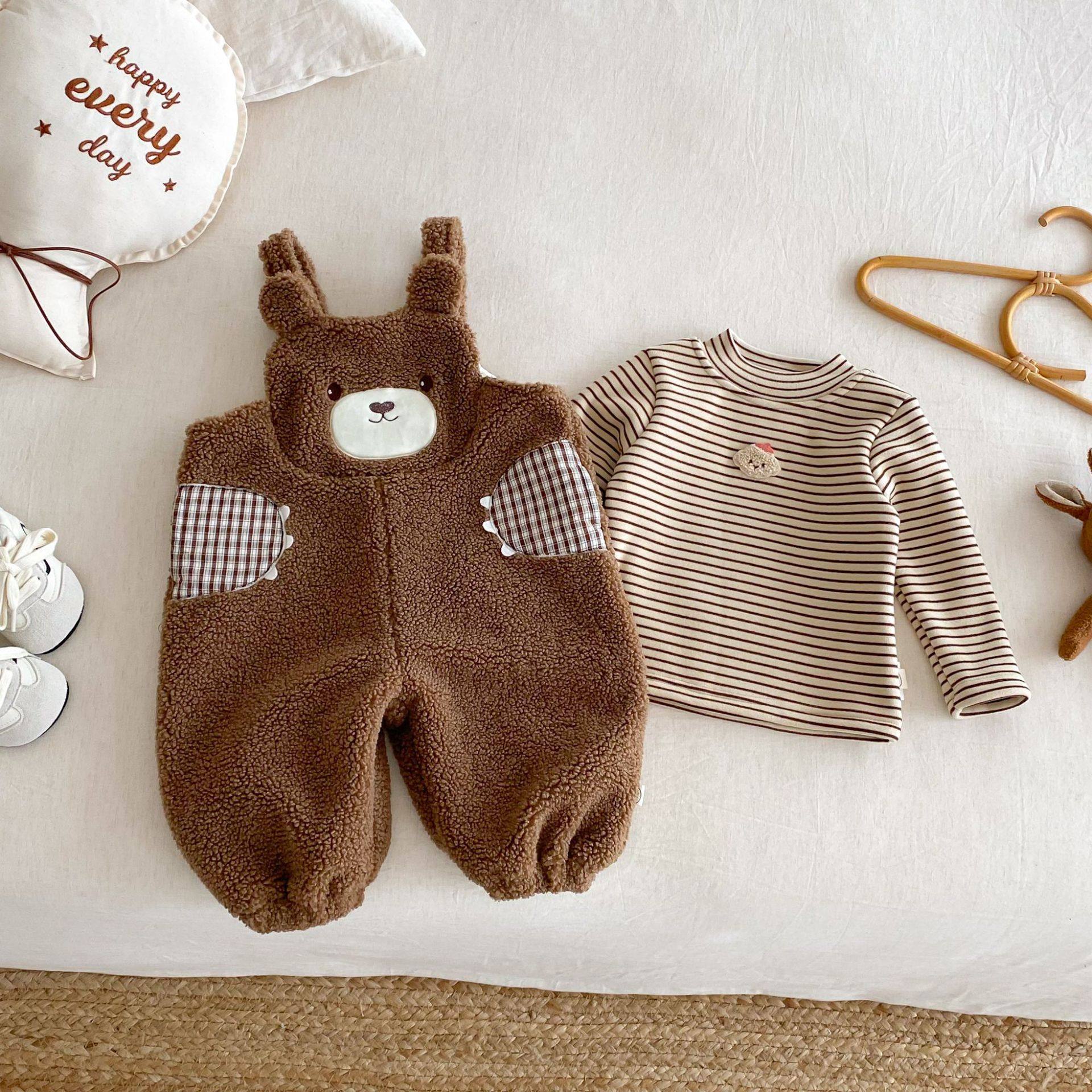 宝宝冬季套装加绒加厚连体裤超萌可爱洋气婴幼儿背带打底两件套冬,淘宝优惠券,粉丝福利购,淘宝优惠卷