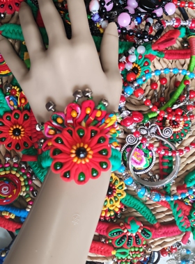 云南民族布手链表演用手链舞台日常饰品手工制作手镯铃铛串珠编制