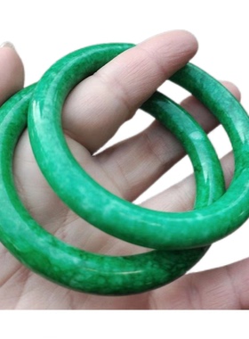 厂家直销原矿南非老料中条草绿色舒俱来精雕俏色手镯女款苏纪石