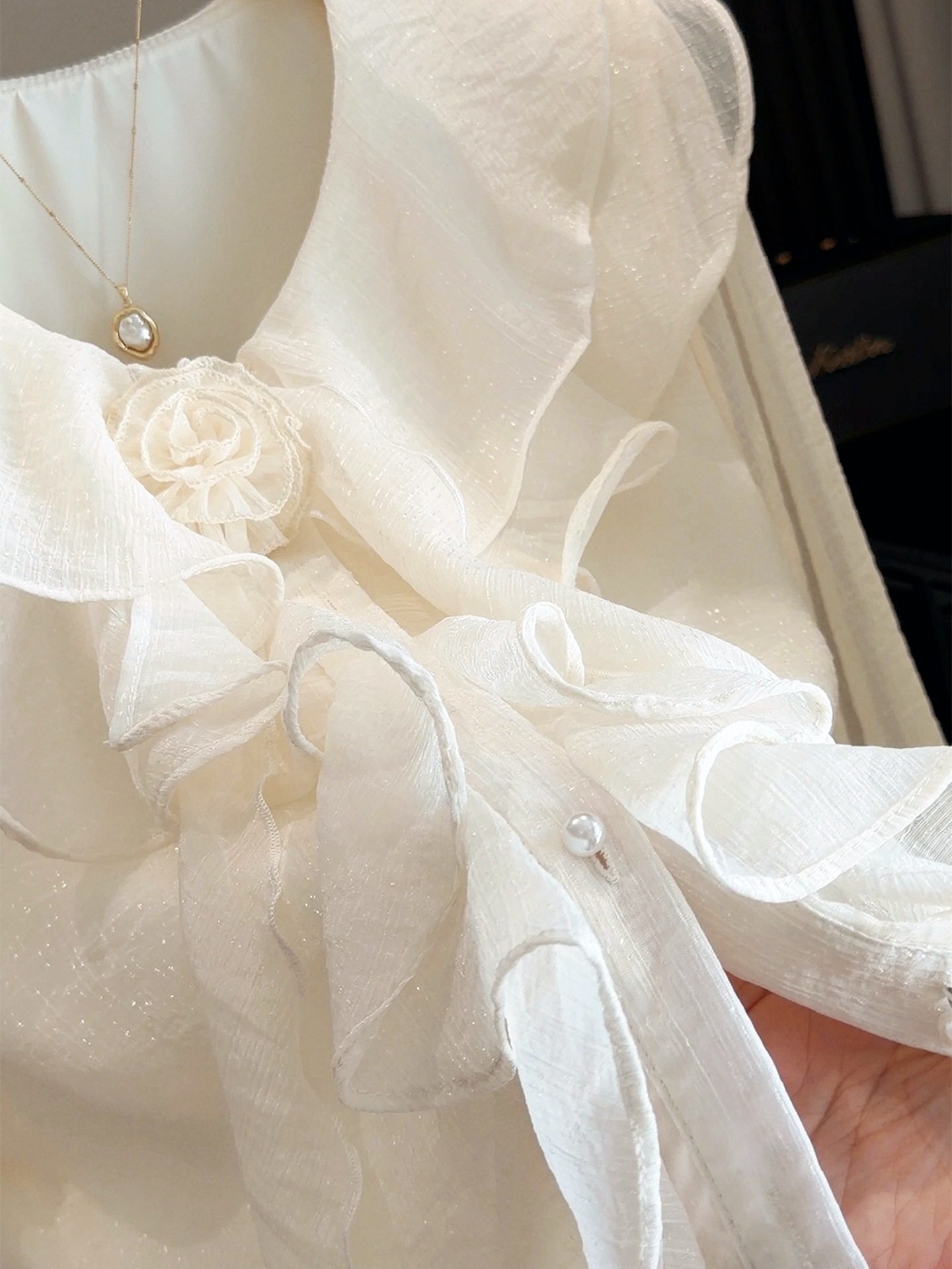 甜美气质荷叶边波点雪纺衬衫女春夏设计感纯色喇叭袖长袖打底衬衣,淘宝优惠券,粉丝福利购,淘宝优惠卷