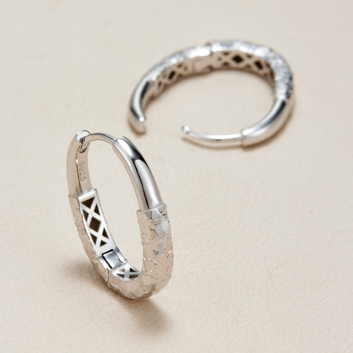 AHCHOO 静奢百搭碎冰冰U型耳环S925纯银高级爆闪耳扣女HOOPS,淘宝优惠券,粉丝福利购,淘宝优惠卷