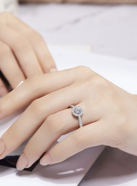 DR莫桑石钻戒女纯银1克拉豪华婚戒求婚结婚戒指生日礼物送女朋友