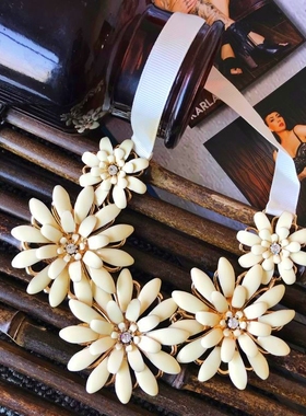 花卉项链夸张漂亮女士