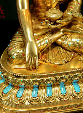 全鎏金释迦摩尼铜像摆件