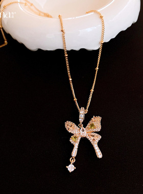 2026春当季新款 衣佳人折扣 蝴蝶吊坠项链轻奢小众精致毛衣链项饰