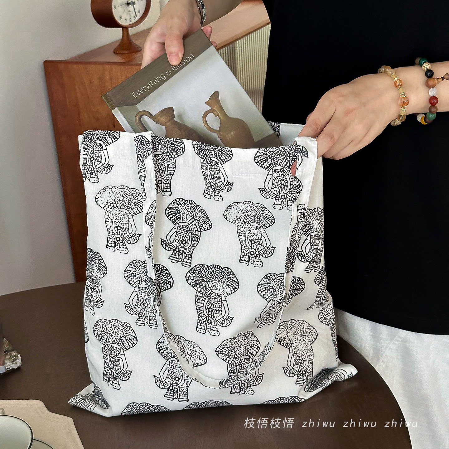 枝悟自制 动物印花单肩包 南法小众设计感布包 慵懒度假风手提袋,淘宝优惠券,粉丝福利购,淘宝优惠卷