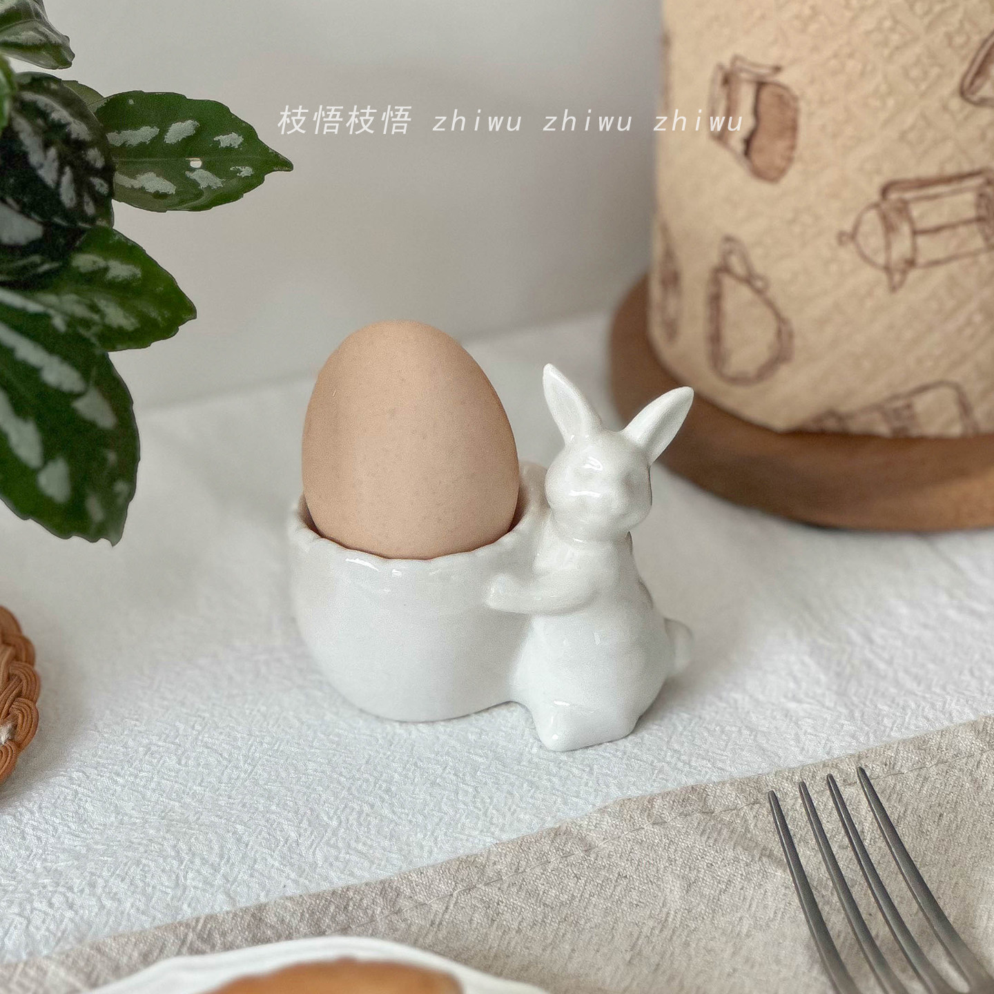 枝悟 白瓷浮雕小兔子鸡蛋托 法式田园风桌面摆件 ins家居拍照道具,淘宝优惠券,粉丝福利购,淘宝优惠卷