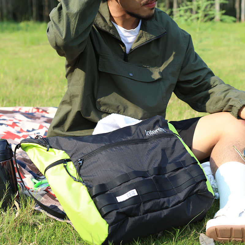 SUELTA街头潮牌斜挎包男女撞色超薄轻便可折叠邮差包死飞防水尼龙 - 图2