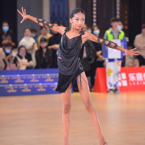 星辰舞服XCDANCE新款女儿童比赛服花服全钻流苏送配饰solo服20245 - 图1