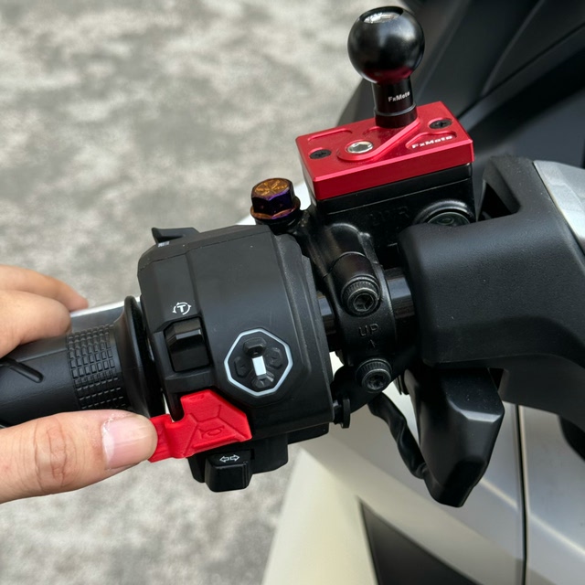 Suitable for 25 Honda NSS750ADV750 modified horn extended button accessories switch extended button Fosha