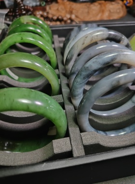 保真天然和田玉青玉手镯泥鳅背