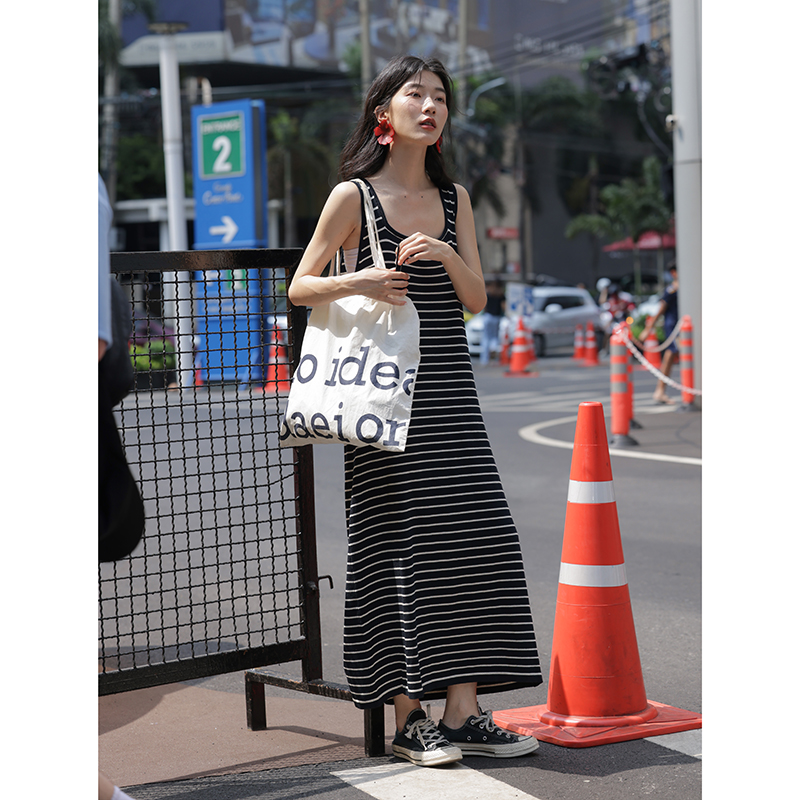 觅定学院风条纹无袖背心裙连衣裙女夏季韩版气质长裙春秋裙子显瘦-图1