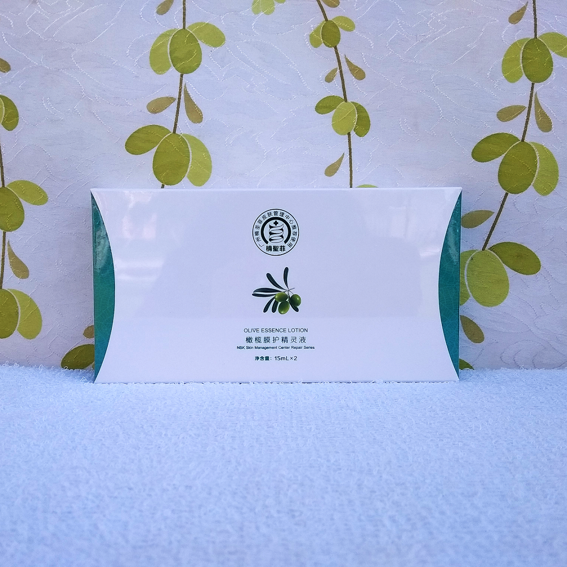 个 15ml 楠圣菲橄榄膜护精灵液补水保湿收缩毛孔紧致美白遮瑕修复 2 个 15ml 楠圣菲橄榄膜护精灵液补水保湿收缩毛孔紧致美白遮瑕修复 2