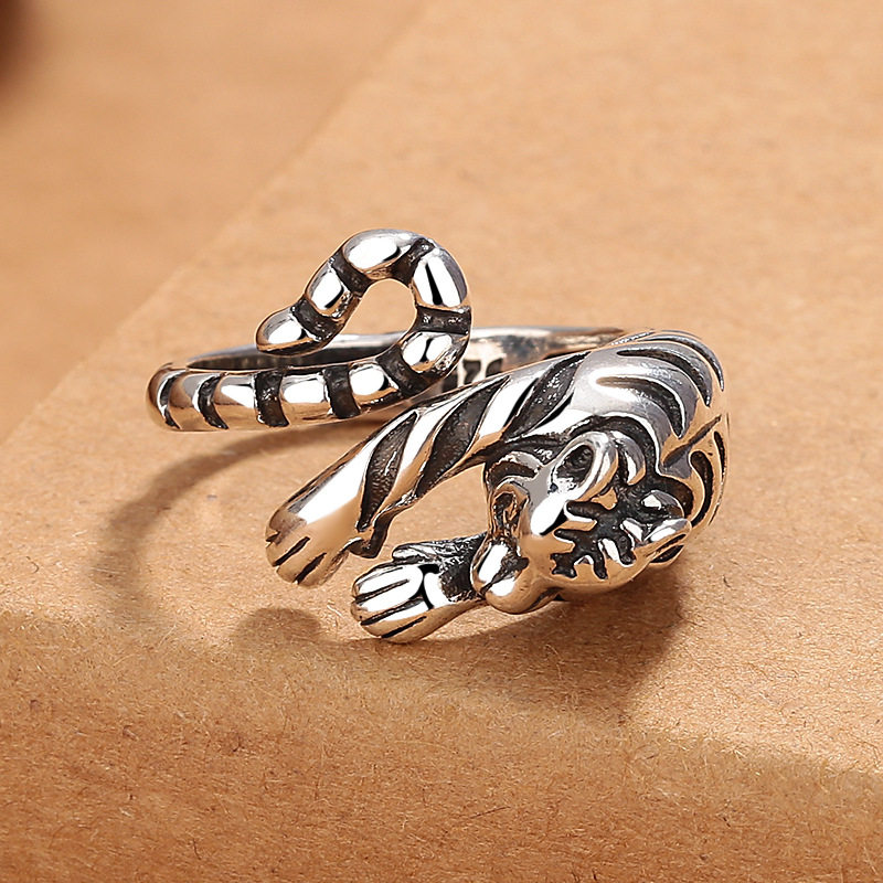 Simple domineering personalized white tiger ring retro ethnic style twelve zodiac tiger opening versatile creative index finger ring