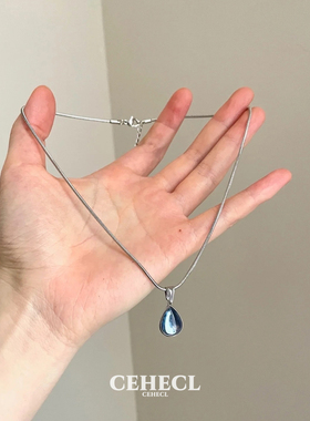 蓝色水滴吊坠项链轻奢钛钢锁骨链