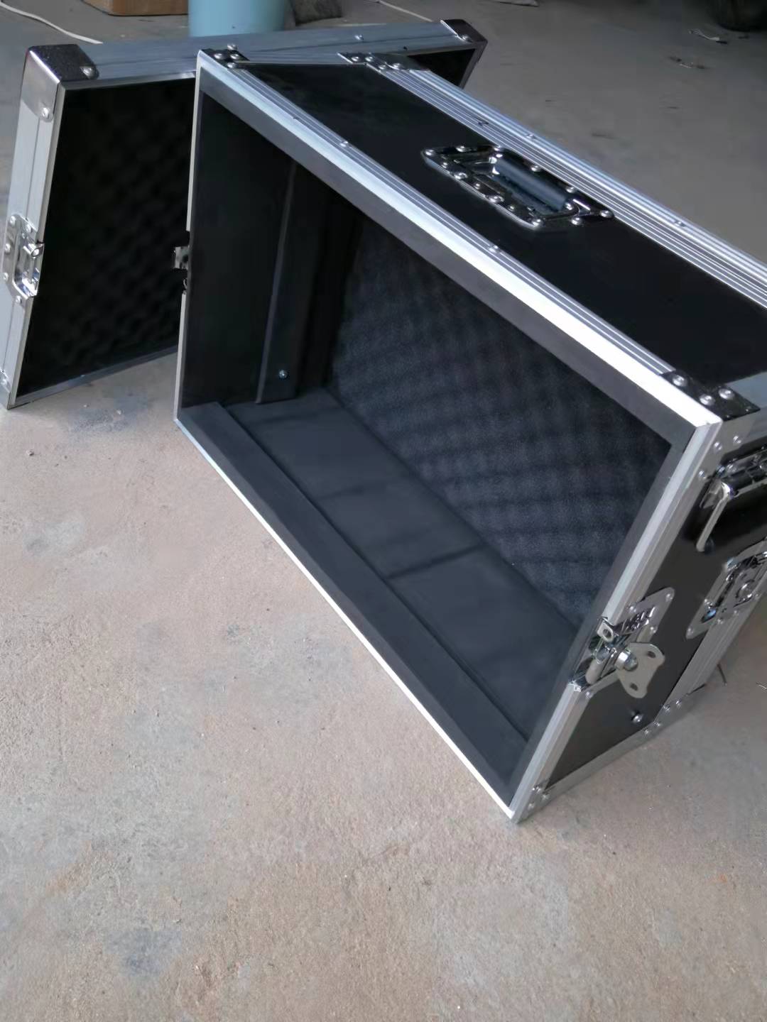 定制手提箱显示器箱监视器包装运输铝合金箱子17寸导演监视铝箱子