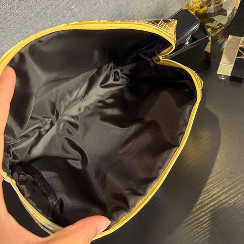 出口欧美尾货 金色暗纹大容量PU化妆包便携洗漱收纳袋手拿整理包 - 图3