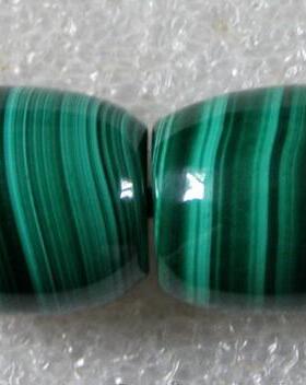 14.6克纯天然孔雀石散珠DIY/管珠/桶珠直径13.5*16毫米两粒统出