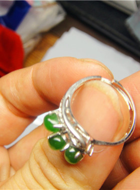新疆和田玉碧玉戒指（有证书）