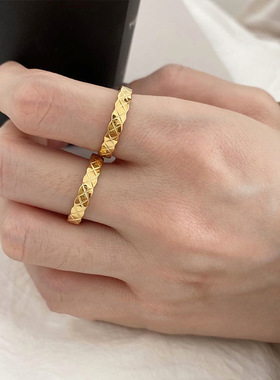 思琳 钛钢不掉色极窄复古菱格纹韩系ins戒指高级感气质中指食指环