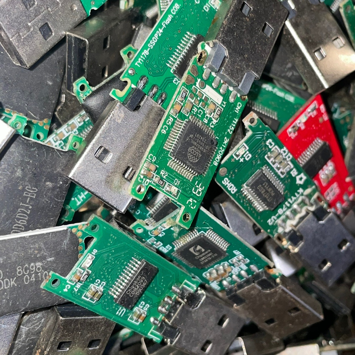 首件优惠 1毛钱研究价 各种坏的U盘线路板 绑定芯片 随随机发货 - 图0