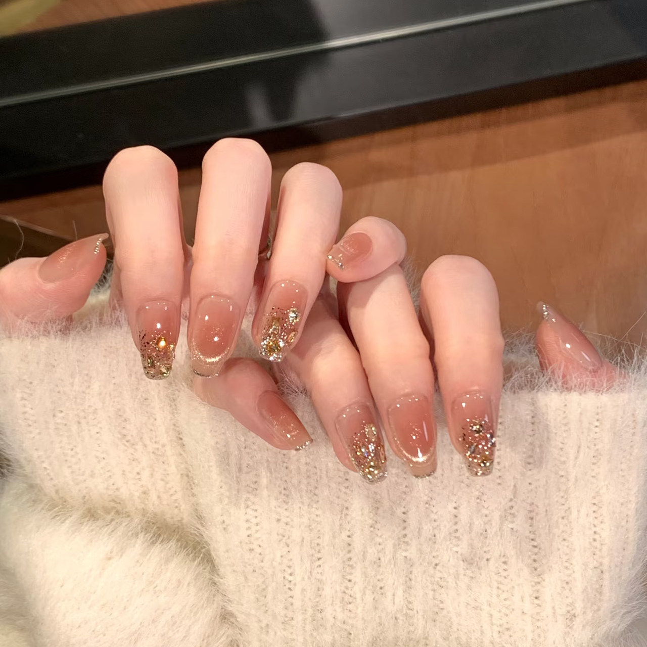 纯手工金色碎钻穿戴甲温柔蜜桃显白美甲甲片金色猫眼轻奢鎏金指甲,淘宝优惠券,粉丝福利购,淘宝优惠卷