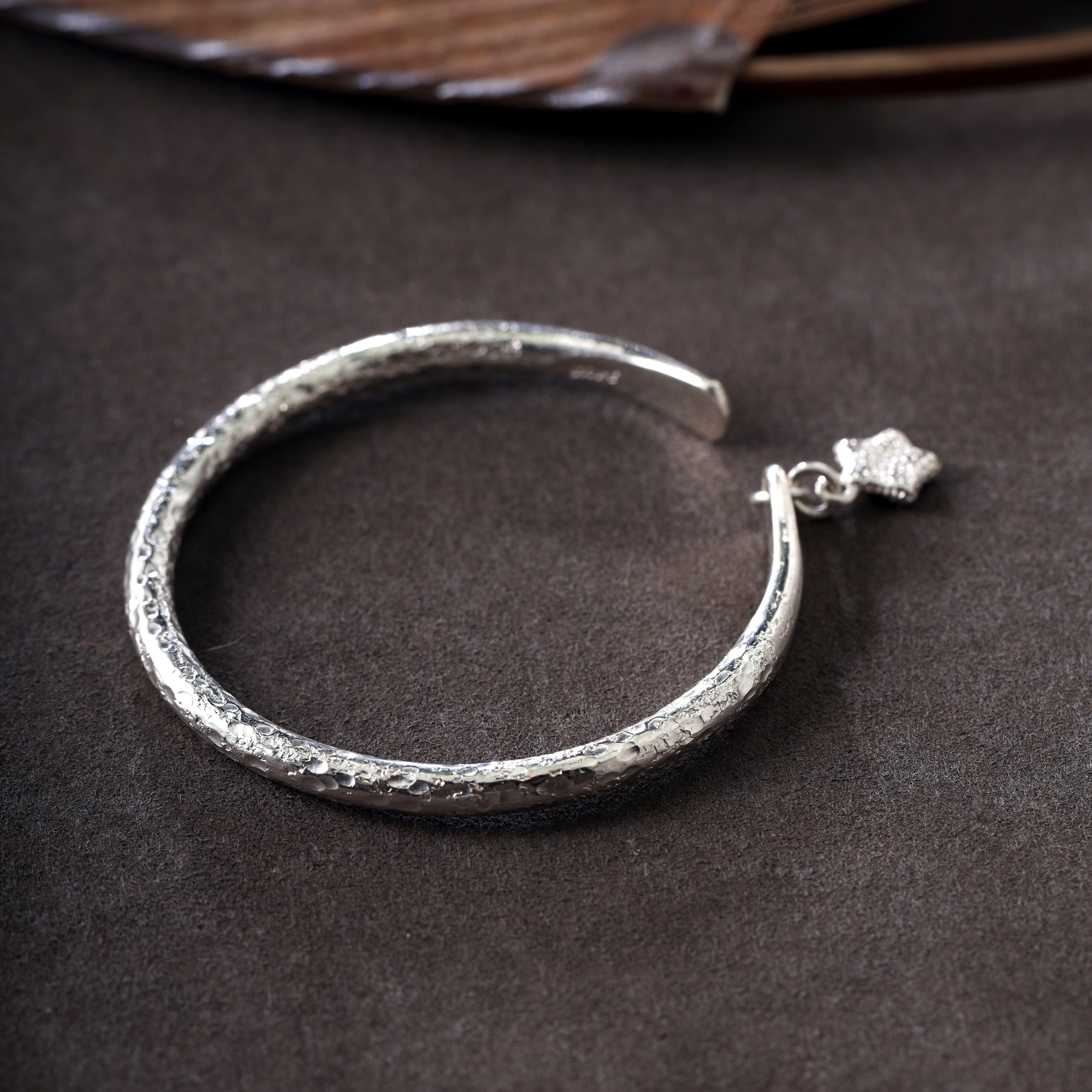 星日|熙素999足银手工银手镯女可定制开口实心银手环礼物送女友,淘宝优惠券,粉丝福利购,淘宝优惠卷