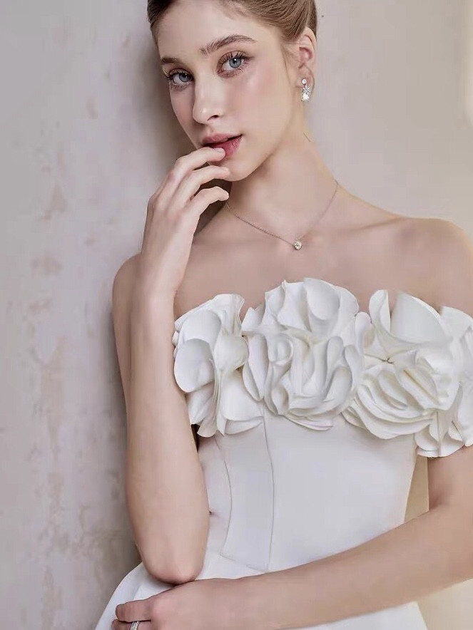 越南小众设计师优雅法式白色轻婚纱立体花朵抹胸裙女一字肩连衣裙,淘宝优惠券,粉丝福利购,淘宝优惠卷