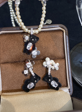 珍珠花朵项链女高级感小众设计精致水钻吊坠锁骨链