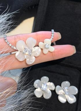 玫瑰的故事刘亦菲同款 何家小苍兰花簇方糖项链女 花朵小众颈链