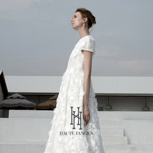 高定 HAUTE FANCIES后构想｜珍珠白重工浮雕蕾丝宴会礼服连衣裙 - 图0