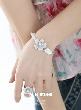 白色花朵珍珠手链女原创设计夏季新款清新气质时尚感优雅手饰