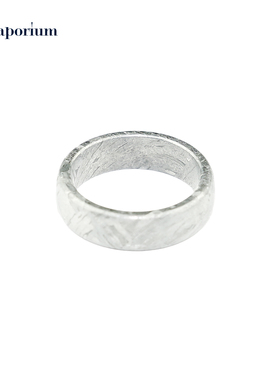 天然铁陨石一体切割而成的指环