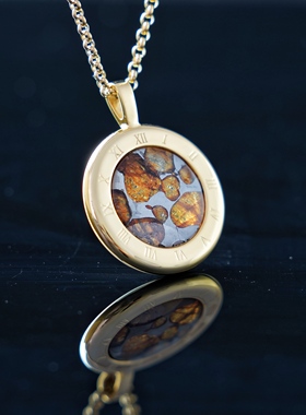 手工镶嵌肯尼亚石铁橄榄陨石吊坠