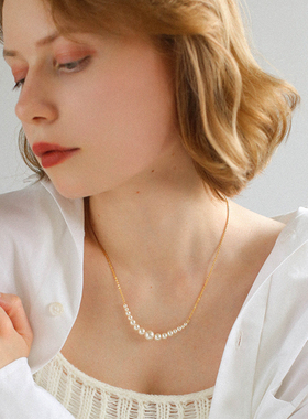 简约气质渐变微笑造型珍珠项链