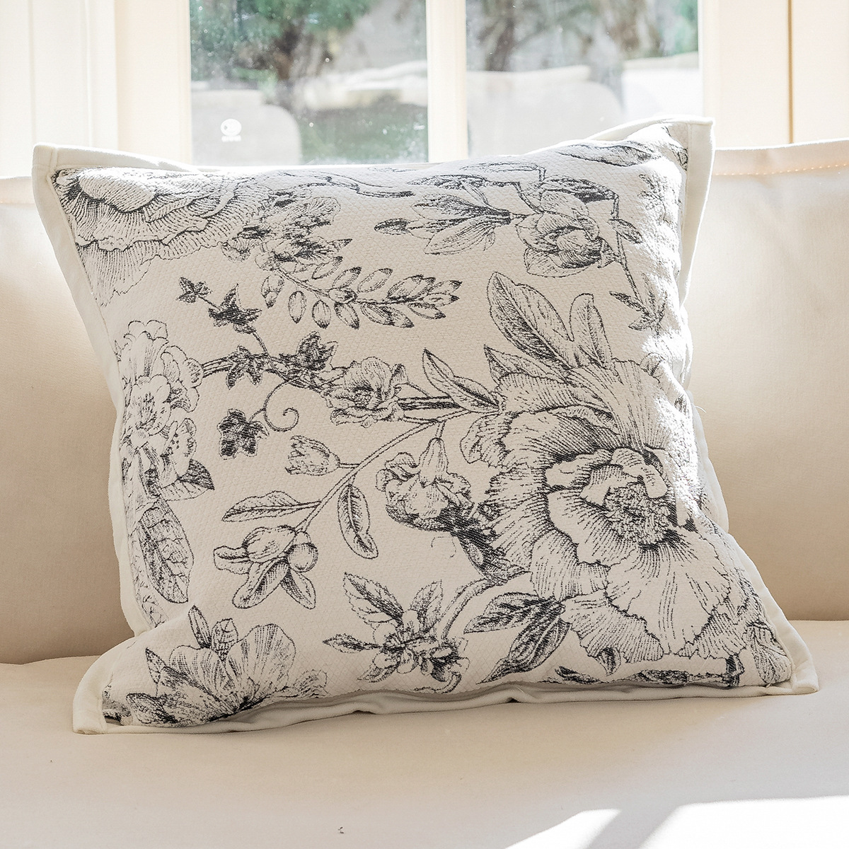 居言尚品中古轻法式沙发靠枕北欧客厅装饰刺绣花朵抱枕套床头靠垫 - 图2