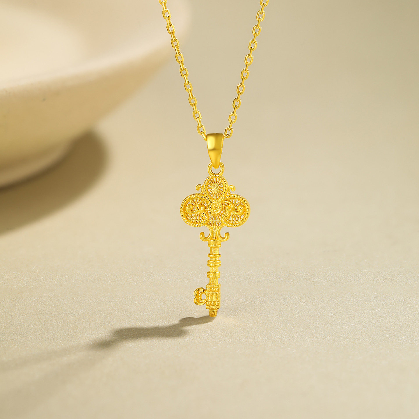 赛菲尔黄金钥匙吊坠足金999.9金钥匙三叶草挂坠权仗之匙节日送礼,淘宝优惠券,粉丝福利购,淘宝优惠卷