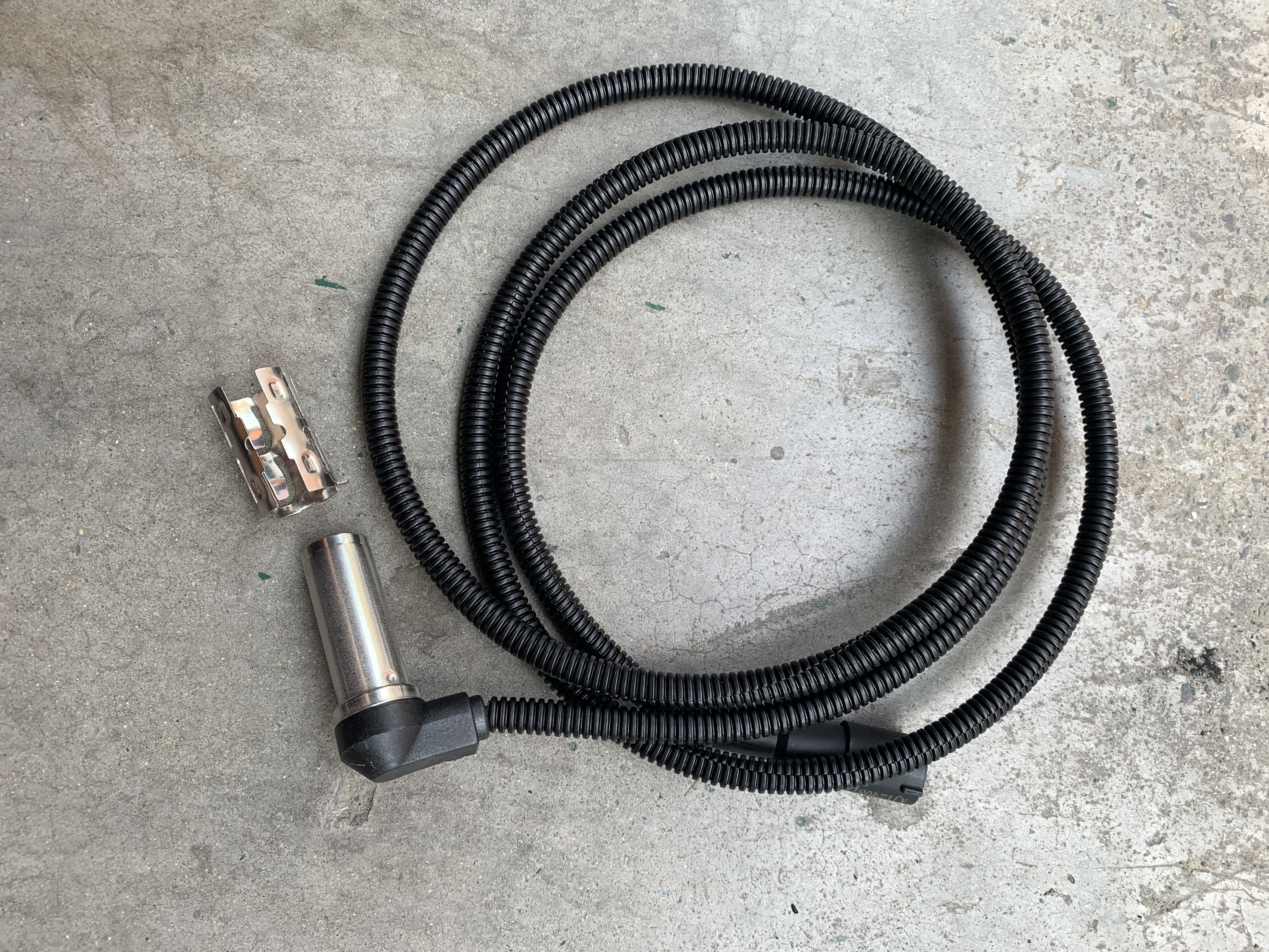 货车ABS传感器弯头1.5米适用德龙3000豪沃汕德卡解放J6悍将统帅车 - 图2