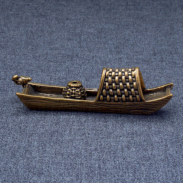 Old brass awning boat, creative incense stick, traditional fishing boat table top ornaments, tea pets, antiques, miscellaneous old copper ornaments